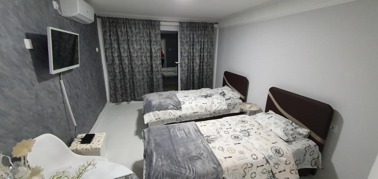 Cozzy Apartment Near The Aiport Podgorica Zewnętrze zdjęcie