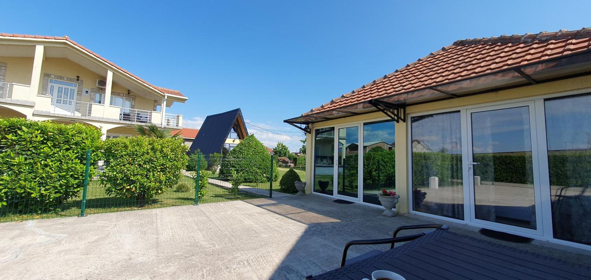 Cozzy Apartment Near The Aiport Podgorica Zewnętrze zdjęcie